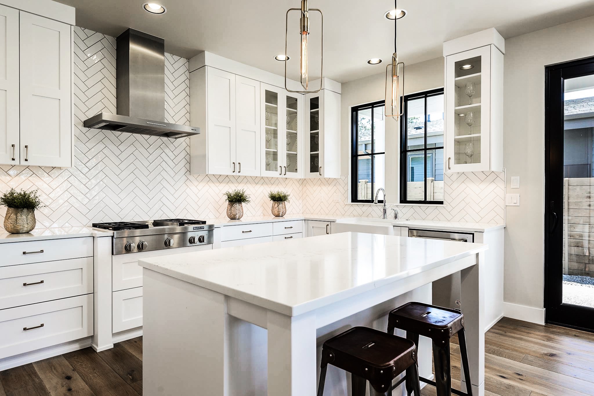Modern kitchen in quartz